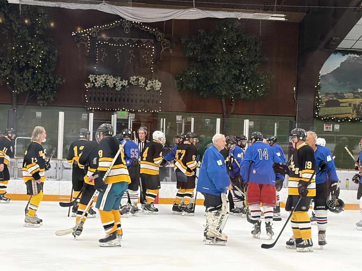 USA 80+ HOF final game action shot